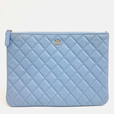 Pre-owned Chanel New Medium Blue Caviar Leather Clutch