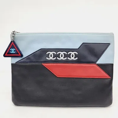 Pre-owned Chanel New Medium Clutch In Multicolor