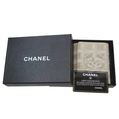 Pre-owned Chanel New Travel Line Beige Wallet (tri-fold) ()