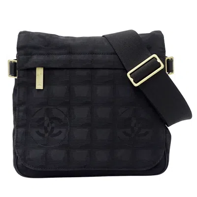 Pre-owned Chanel Nylon Shoulder Bag () In Black