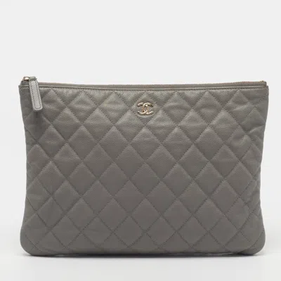 Pre-owned Chanel O Case Medium Grey Quilted Caviar Leather Pouch