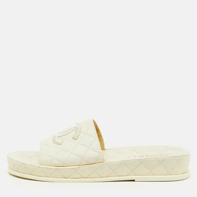 Pre-owned Chanel Off White Quilted Leather Cc Slide Sandals Size 42