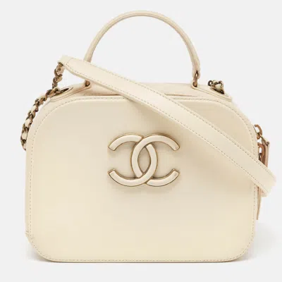 Pre-owned Chanel Off White Quilted Leather Coco Curve Vanity Case Bag