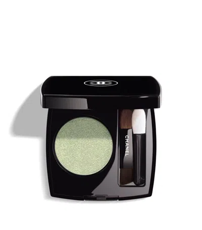 Chanel Ombre Essentielle Multi-use Longwearing Eyeshadow In Jade Facette