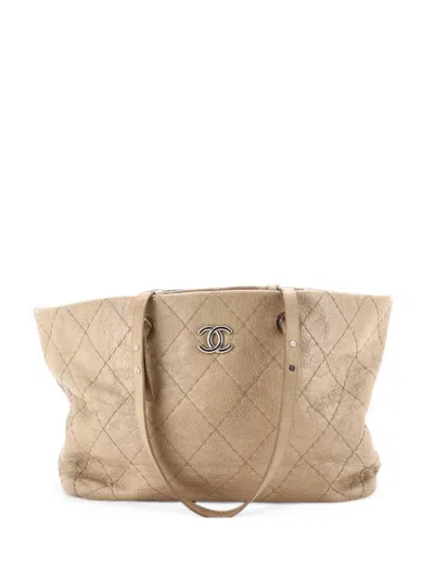 Pre-owned Chanel On The Road Quilted Leather Large Tote Bag In Neutral