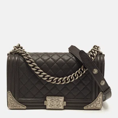 Pre-owned Chanel Paris Dallas Boy Flap Medium Quilted Leather Bag In Black