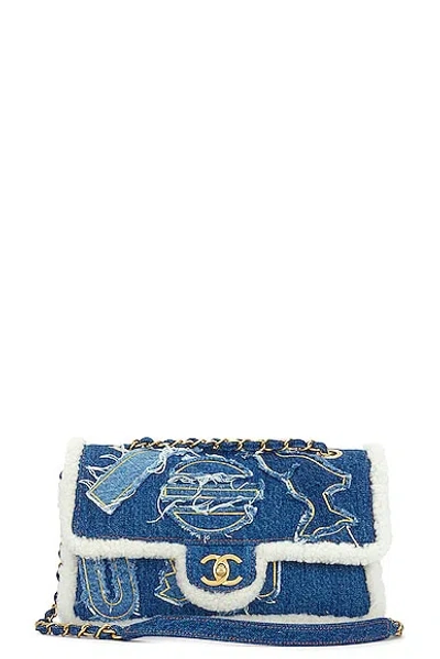 Pre-owned Chanel Paris-egypt Denim Shearling Shoulder Bag In Medium Blue