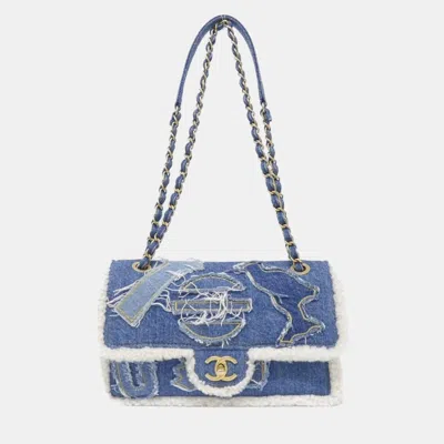 Pre-owned Chanel Paris-egypt Hieroglyph Medium Blue Denim Shearling Shoulder Bag