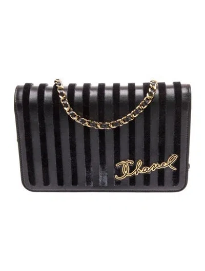 Pre-owned Chanel Paris-hamburg Iridescent Wallet On Chain In Black