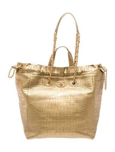 Pre-owned Chanel Paris-new York Large Coco Croc Embossed Tote In Gold/metallic