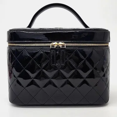 Pre-owned Chanel Patent Cosmetic Bag In Black
