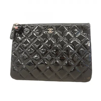 Pre-owned Chanel Patent Leather Clutch Bag () In Black