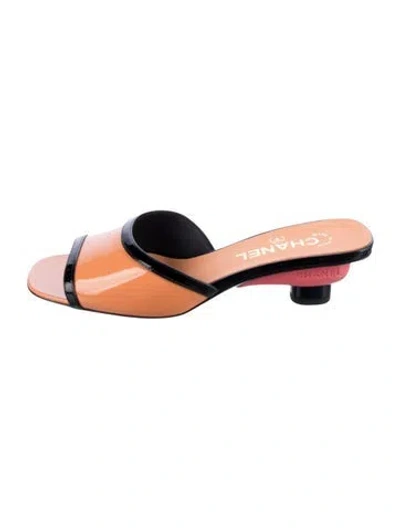 Pre-owned Chanel Patent Leather Colorblock Pattern Slides In Multi