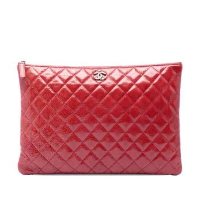 Pre-owned Chanel Patent Leather Large Quilted Patent O Case Clutch In Red