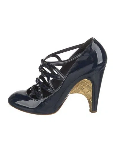 Pre-owned Chanel Patent Leather Pumps In Blue
