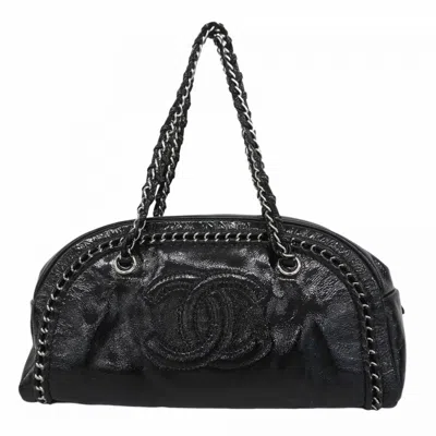 Pre-owned Chanel Patent Leather Shoulder Bag () In Black
