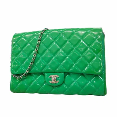 Pre-owned Chanel Patent Leather Shoulder Bag () In Green