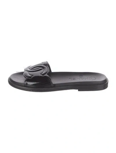 Pre-owned Chanel Patent Leather Slippers In Black