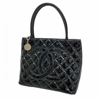 Pre-owned Chanel Patent Leather Tote Bag () In Black