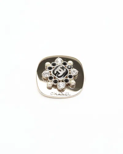 Pre-owned Chanel Pearl And Crystal Brooch In Multi