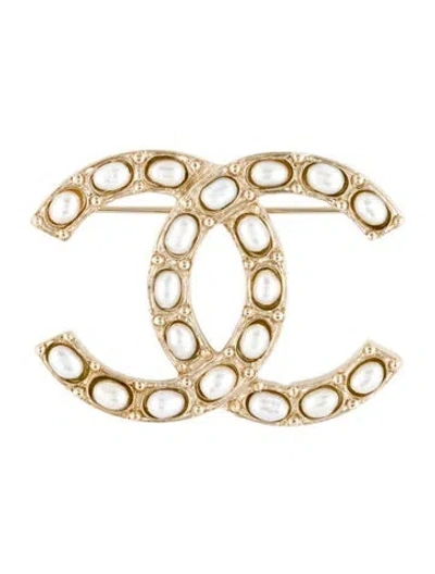 Pre-owned Chanel Pearl Cc Brooch In Multi