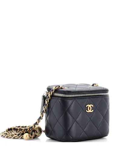 Pre-owned Chanel Pearl Crush Vanity Case With Chain Quilted Lambskin Mini Clutch Bag In Black