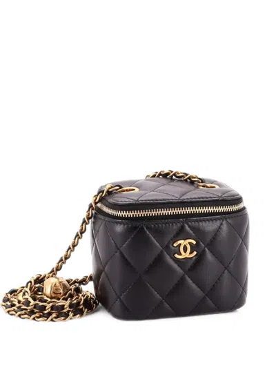 Pre-owned Chanel Pearl Crush Vanity Case With Chain Quilted Lambskin Mini Clutch Bag In Black