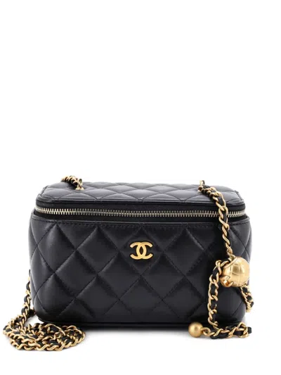 Pre-owned Chanel Pearl Crush Vanity Case With Chain Quilted Lambskin Small Clutch Bag In Black