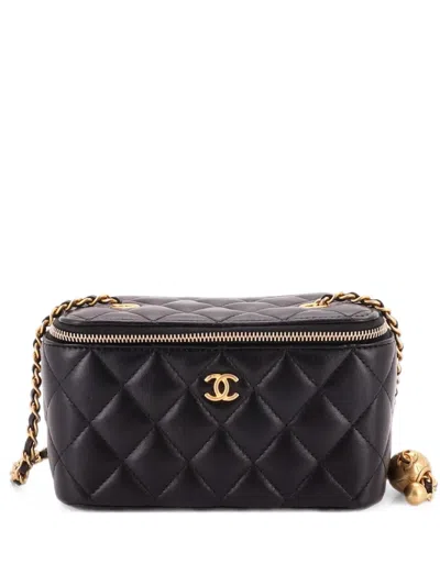 Pre-owned Chanel Pearl Crush Vanity Case With Chain Quilted Lambskin Small Clutch Bag In Black