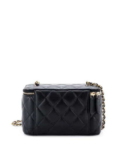 Pre-owned Chanel Pearl Crush Vanity Case With Chain Quilted Lambskin Small Clutch Bag In Black