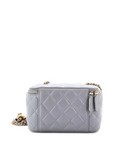 Pre-owned Chanel Pearl Crush Vanity Case With Chain Quilted Lambskin Small Clutch Bag In Gray