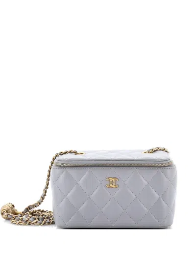 Pre-owned Chanel Pearl Crush Vanity Case With Chain Quilted Lambskin Small Clutch Bag In Gray