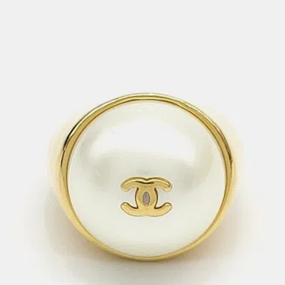 Pre-owned Chanel Pearl Gold Ring Eu 53 In White