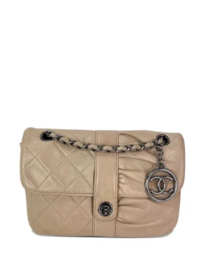 Pre-owned Chanel Pile Ou Face Quilted Flap Shoulder Bag In Neutral