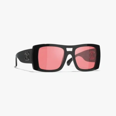 Chanel Pilot Sunglasses In Black