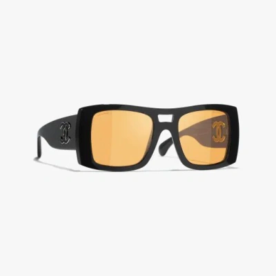 Chanel Pilot Sunglasses In Neutral