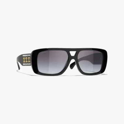 Chanel Pilot Sunglasses In Black