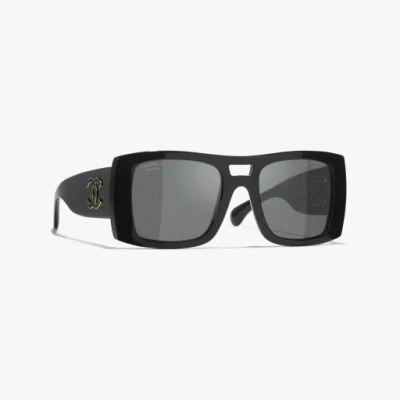 Chanel Pilot Sunglasses In Black
