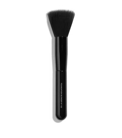 Chanel Pinceau Estompe Teint Foundation Blending Brush N°102 In White