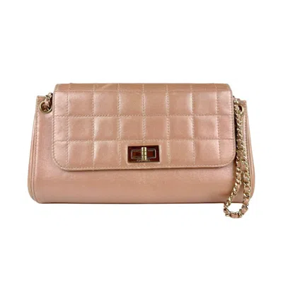 Pre-owned Chanel Pink Beige Leather Shoulder Bag ()
