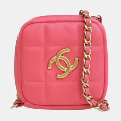 Pre-owned Chanel Pink Cc Lambskin Diamond Clutch With Chain