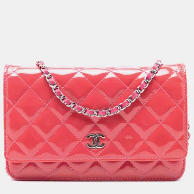 Pre-owned Chanel Pink Cc Quilted Patent Wallet On Chain
