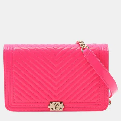 Pre-owned Chanel Pink Chevron Quilted Patent Boy Wallet On Chain