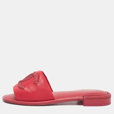 Pre-owned Chanel Pink Leather Flat Slide Sandals Size 40