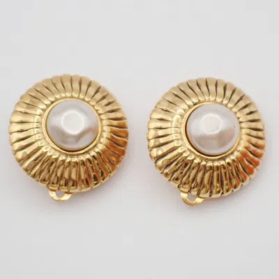 Pre-owned Chanel Plated Earring Jewelry () In Gold