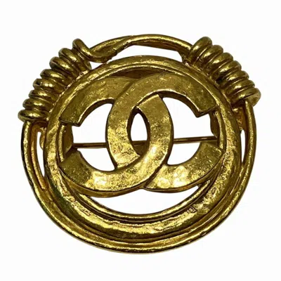 Pre-owned Chanel Plating Brooch () In Gold