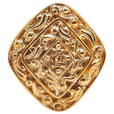 Pre-owned Chanel Plating Brooch () In Gold