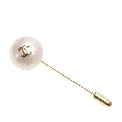 Pre-owned Chanel Plating Brooch () In Gold
