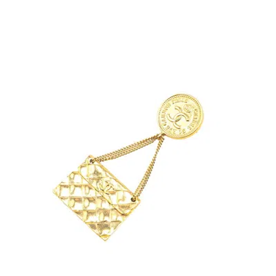 Pre-owned Chanel Plating Brooch () In Gold