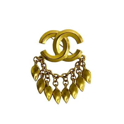 Pre-owned Chanel Plating Brooch () In Gold